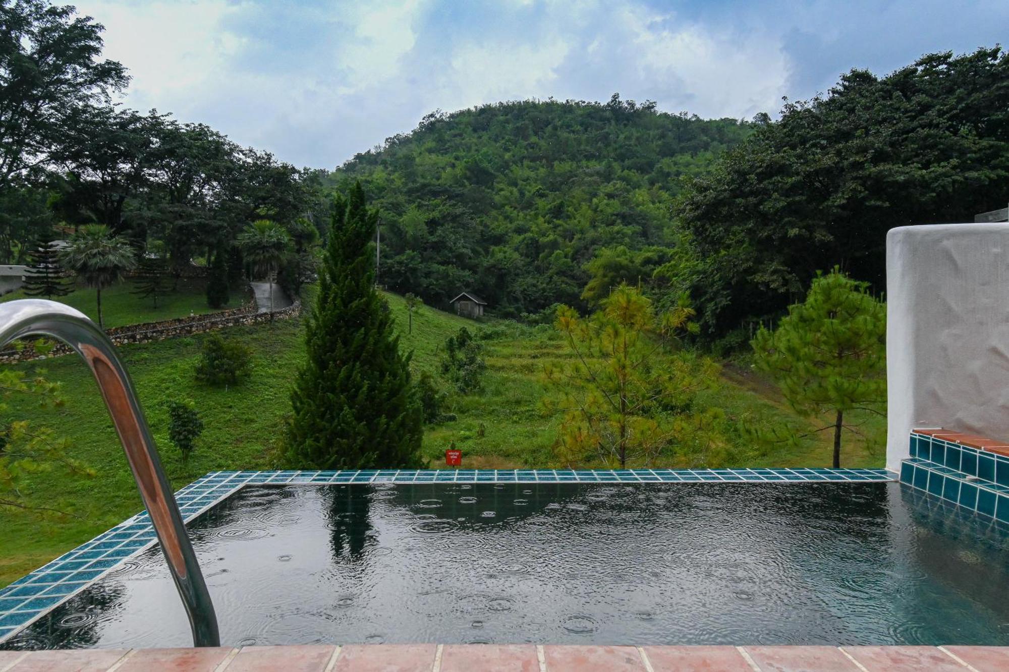 Swiss Valley Hip Resort Suan Phueng Habitación foto